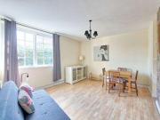 1 Bedrooms Flat for rent in Chalmer House, York Road,...