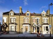 1 Bedrooms Flat for rent in East Hill, Wandsworth Town,...