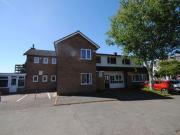 1 Bedrooms Flat for rent in Gladstone Avenue,...