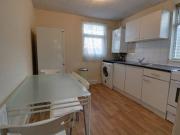 1 Bedrooms Flat for rent in High Road, Ilford, Essex IG1