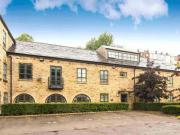 1 Bedrooms Flat for rent in Higher Tame Street,...