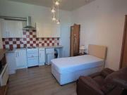 1 Bedrooms Flat for rent in Podsmead Road, Linden,...