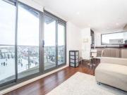 1 Bedrooms Flat for sale in Central Apartments, 455 High...