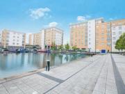 1 Bedrooms Flat for sale in Hertford House, Taywood...