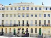 1 Bedrooms Flat for sale in Oriental Place, Brighton,...