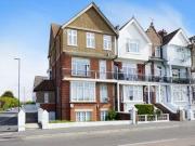 1 Bedrooms Flat for sale in South Terrace, Littlehampton...