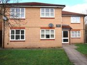 1 Bedrooms Flat for sale in Sweeps Ditch Close, Staines...