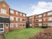 1 Bedrooms Flat for sale in Walpole Road, Burnham,...