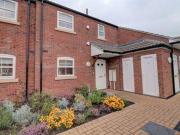 1 Bedrooms Flat for sale in Warwick Court, Warwick Road,...