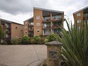 1 Bedrooms Flat for sale in Waylands Mead, Beckenham BR3