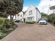 1 Bedrooms Flat for sale in Woodcote Valley Road,...