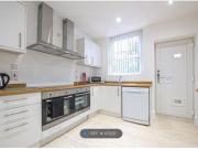 1 Bedrooms for rent in Upper Town St, Leeds LS13