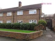 1 Bedrooms Maisonette for rent in Hilliers Lane,...