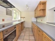 1 Bedrooms Maisonette for rent in Russ Hill, Charlwood,...