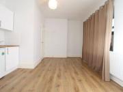 1 Bedrooms Studio for rent in Brigstock Road, Thornton...