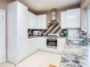 1 Bedrooms Studio for rent in Kingston Road, Kingston...