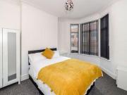1 Bedrooms Studio for rent in Room One Picton Road,...