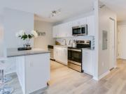 1 BR, 1 BA Apartment 1300 Yale Pl Unit 208, Minneapolis,...