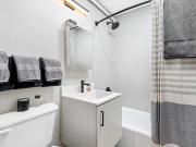 1 Br, 1 bath, Apartment 1922 W Ogden Ave