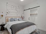 1 Br, 1 bath, Apartment 250 E Broadway