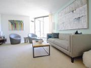 1 Br, 1 bath, Condo 770 N Dearborn St