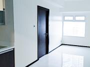 1 Br Brand New Unit Trion Tower 3 with Parking for Sale