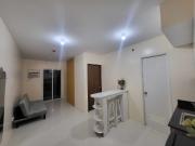 1 BR w/ Balcony Pet Friendly in Las Pinas near NAIA...