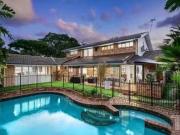 1 Bropart Street, Carindale, QLD 4152