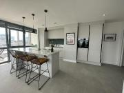 1 Deansgate, Manchester M3, 2 bed flat to rent, £2,700...