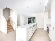 1 Grande Avenue, Carrara, QLD 4211
