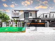 1 Kanal Adorable Bungalow On Top Location For Sale In...