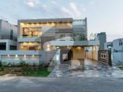 1 Kanal Beautifully Designed House With 100% Original...