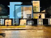 1 Kanal Brand New Designer And Beautiful House Up For Sale