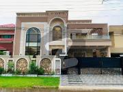1 Kanal Ultra Luxury Brand New Designer House For Sale...