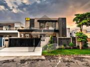 1 Kanal Brand New Modern Bungalow for sale in Lake city...