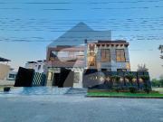 10 Marla Brand New Super Luxury Ultra Modern Design...