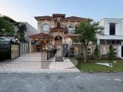 1 kanal brand new ultra modern design house for sale in...
