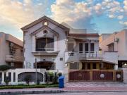 1 Kanal Designer House At Ideal Location