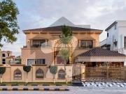 1 Kanal Designer House At Ideal Location For Sale