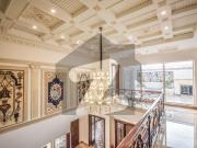 1 Kanal Elegant And Fully Maintained Super Hot Located...