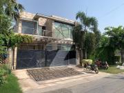 1 Kanal Elegant And Fully Maintained Super Hot Located...