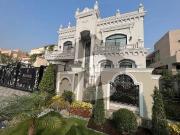 1 Kanal Elegant And Fully Maintained Super Hot Located...