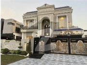 1 Kanal Elegant And Fully Maintained Super Hot Located...