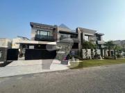 1 Kanal Elegant And Fully Maintained Super Hot Located...