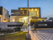 1 Kanal Elegant And Fully Maintained Super Hot Located...
