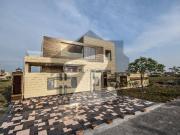 1 Kanal Elegant And Fully Maintained Super Hot Located... 1 Kanal Elegant And Fully Maintained Super Hot Located...