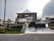 1 Kanal Elegant And Fully Maintained Super Hot Located...