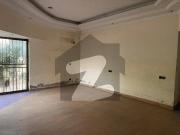 1 Kanal Elegant And Prime Location Super Hot Located...