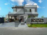 1 Kanal Elegant And Prime Location Super Hot Located...