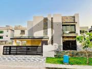 1 kanal Elegant design a practical house for sale in DHA...